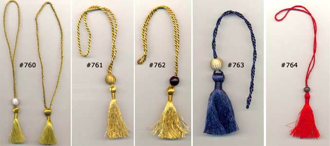 Mini tassel 2" H